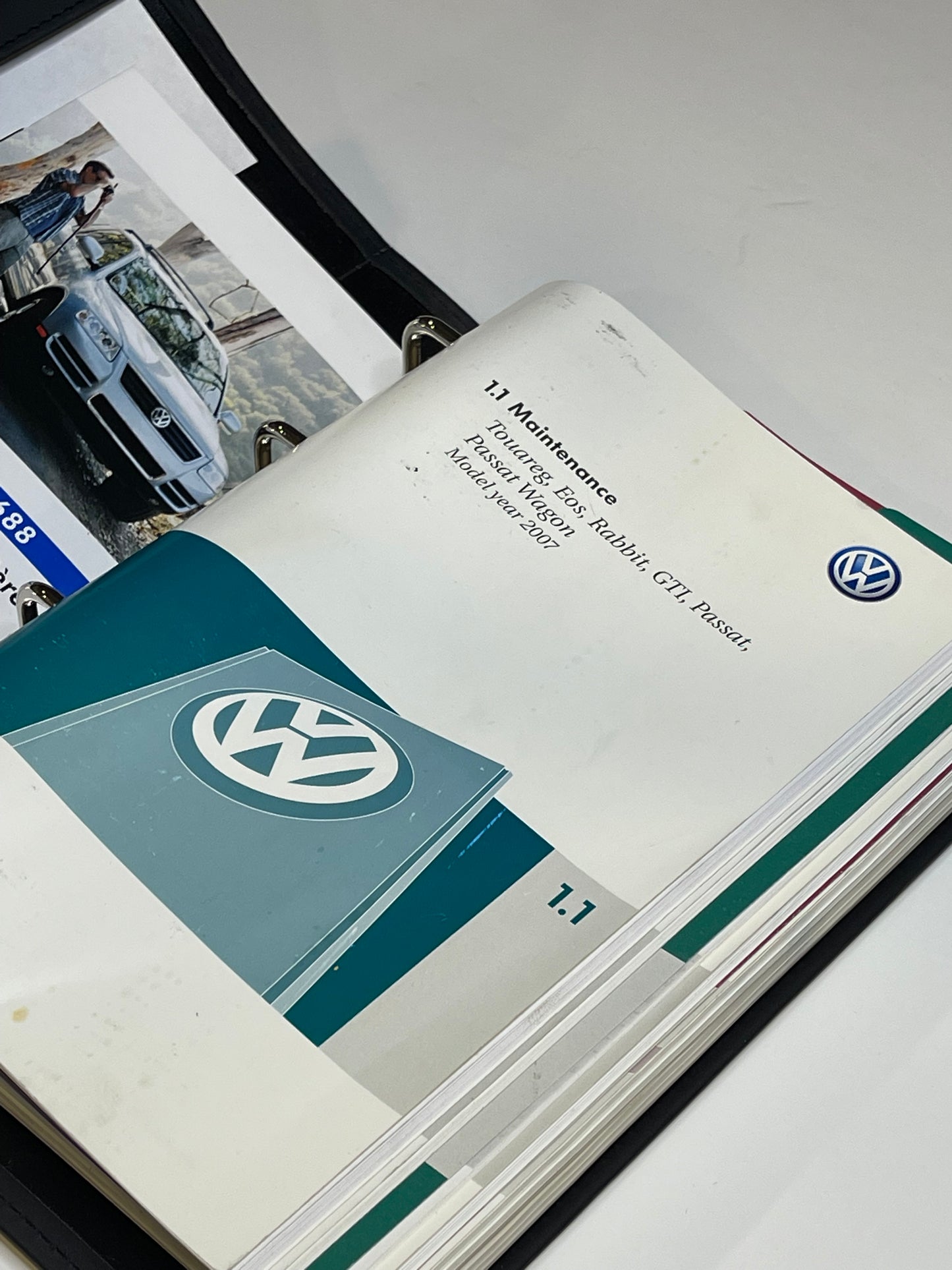 2007 Volkswagen Passat Wagon Owner's Manual.