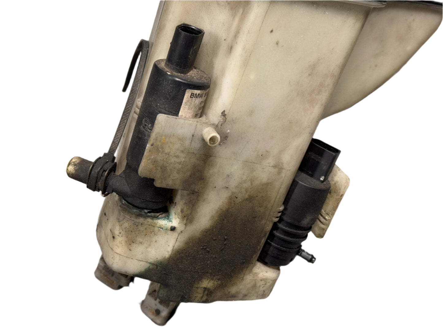 e46washer tank bottom shot