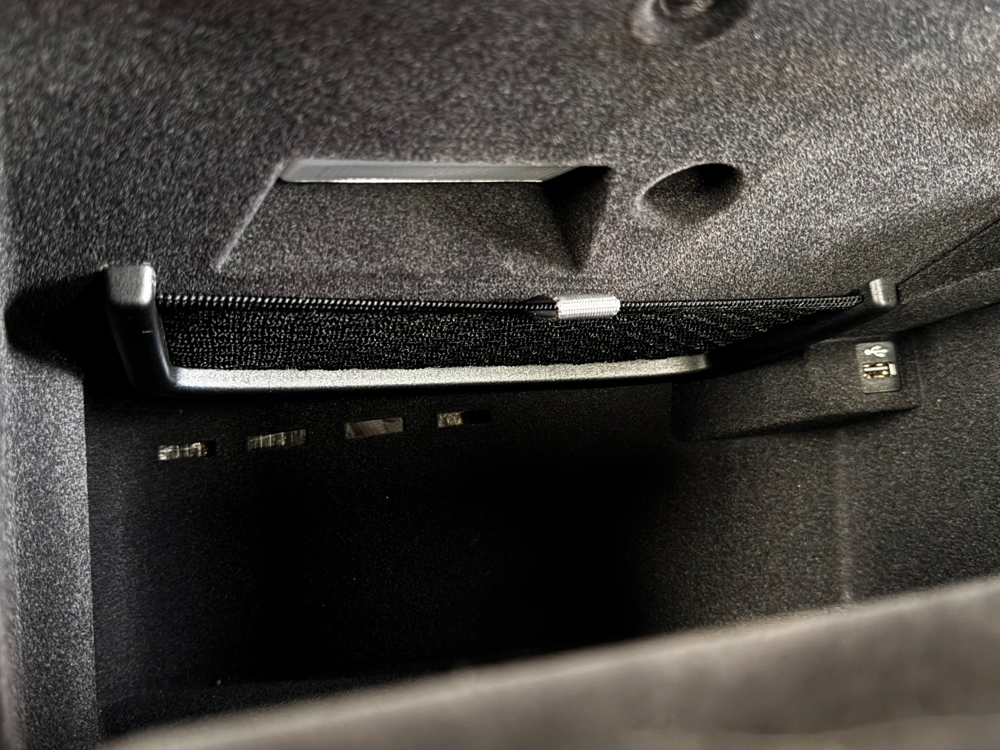 Bmw F30 glovebox 