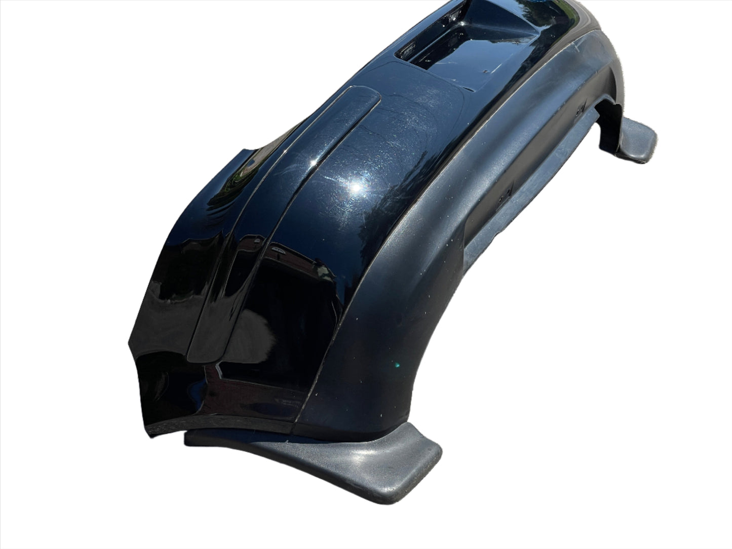 Genuine 1998-2004 Volkswagen Golf (Mk4) rear bumper with mud guards + License plate lights.