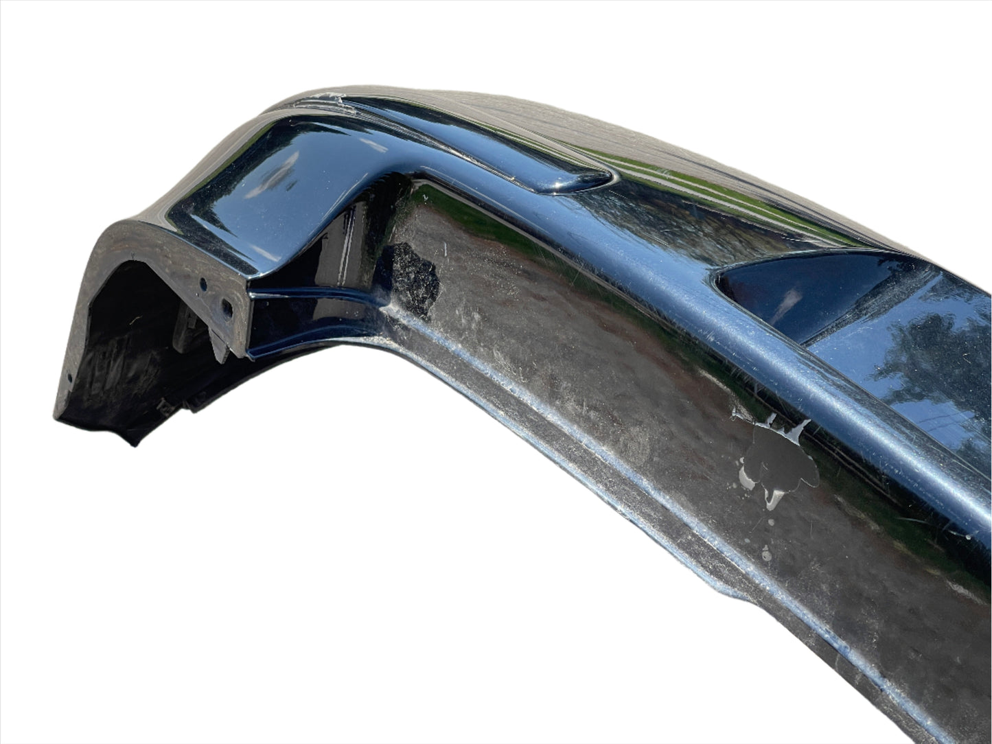 Genuine 1998-2004 Volkswagen Golf (Mk4) rear bumper with mud guards + License plate lights.