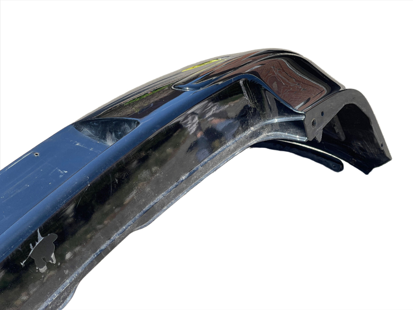 Genuine 1998-2004 Volkswagen Golf (Mk4) rear bumper with mud guards + License plate lights.