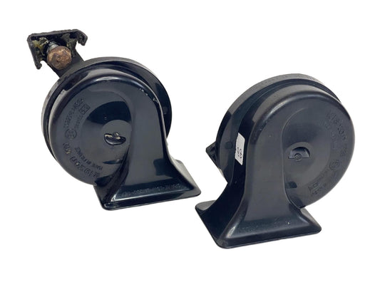 Genuine 1998-2004 Volkswagen Golf (Mk4) High&Low Klaxon Horns + Low tone mounting bracket.