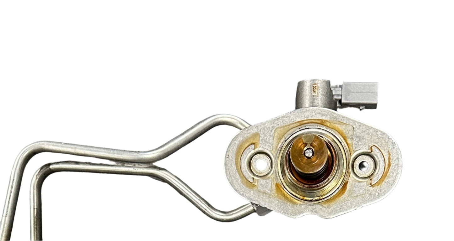 Genuine 2013 Bmw 328i Xdrive F30 high pressure fuel pump with full line.
