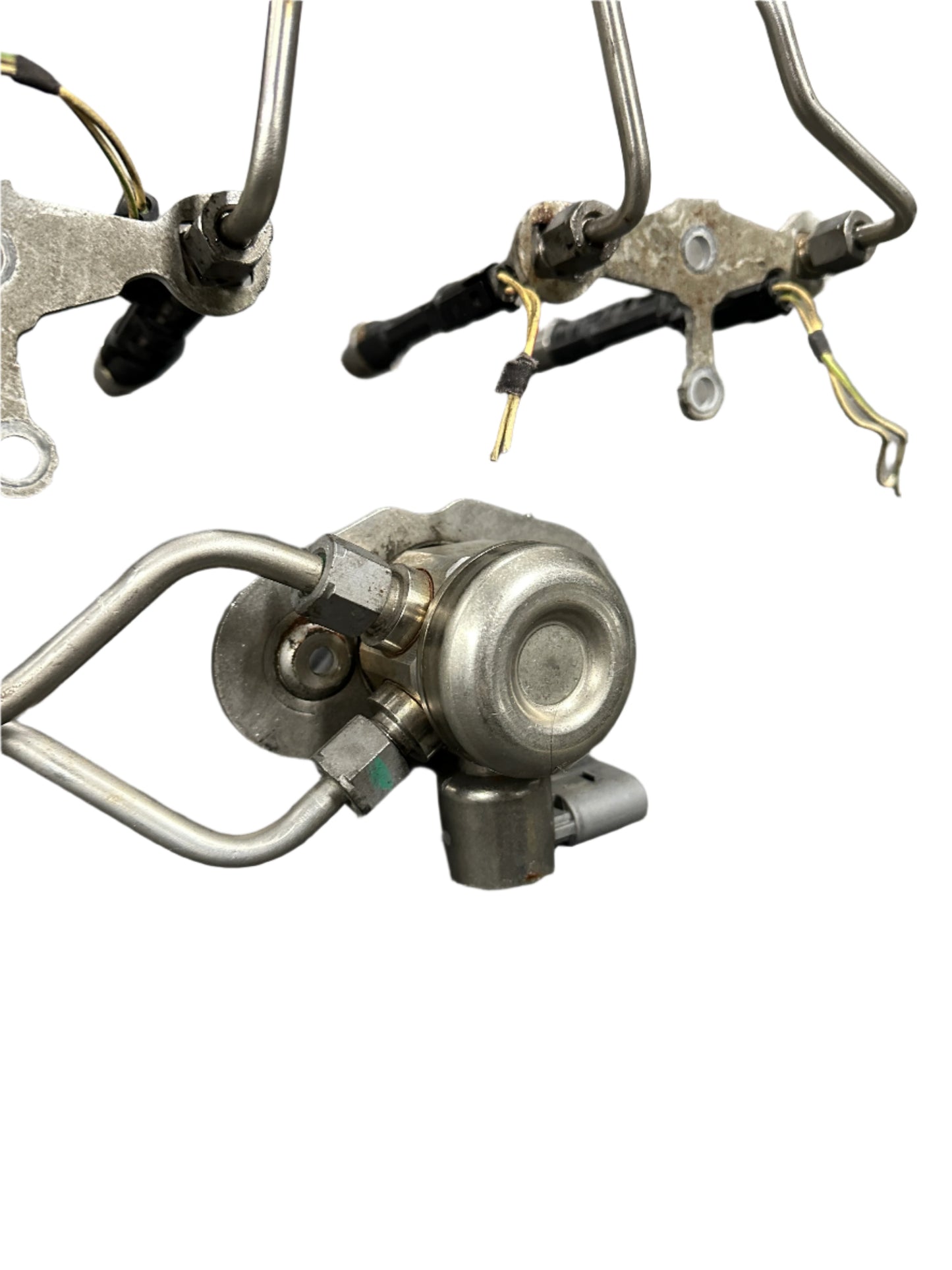 Genuine 2013 Bmw 328i Xdrive F30 high pressure fuel pump with full line.