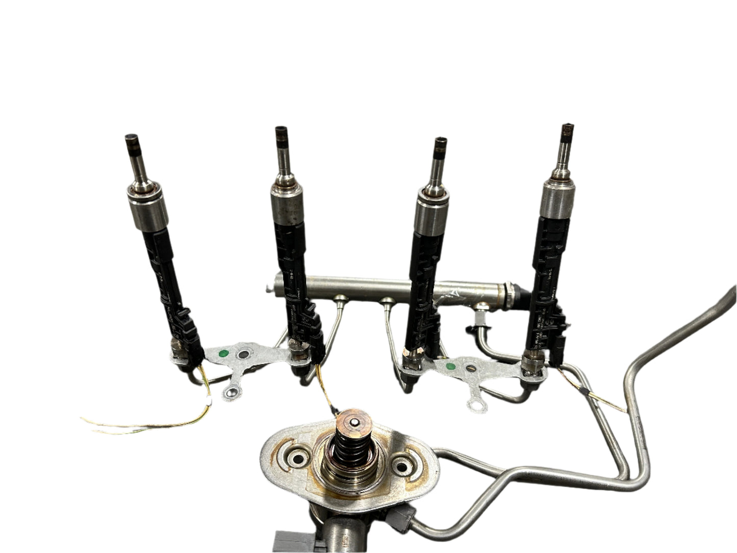 Genuine 2013 Bmw 328i Xdrive F30 high pressure fuel pump with full line.