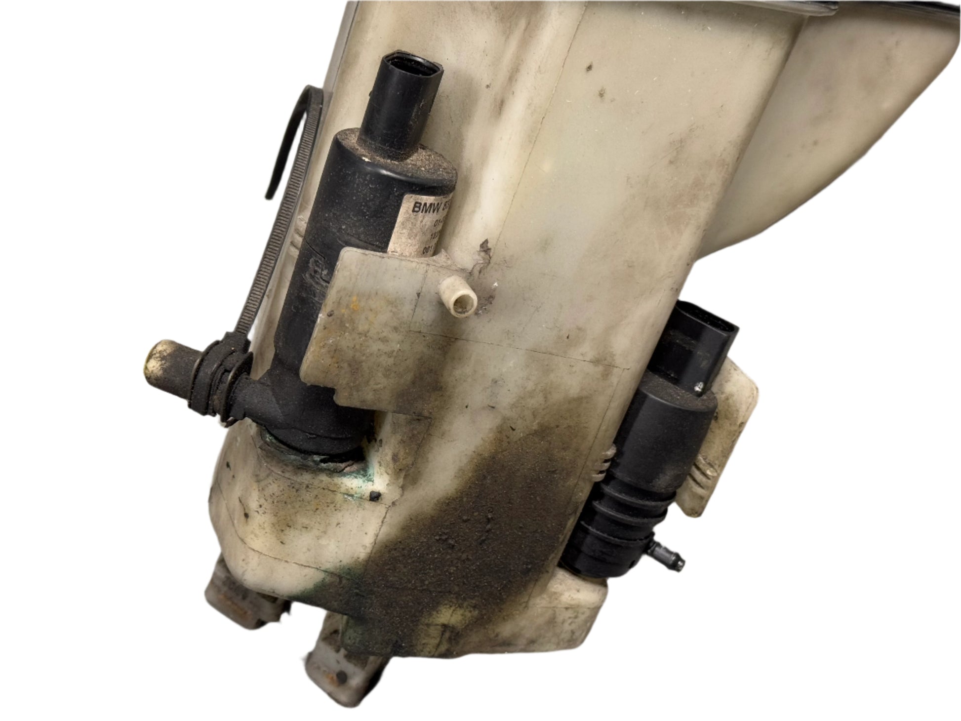 e46washer tank bottom shot